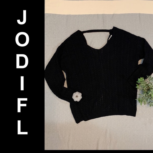 Cable Knit Twisted Knot Back Sweater - Picture 2 of 7